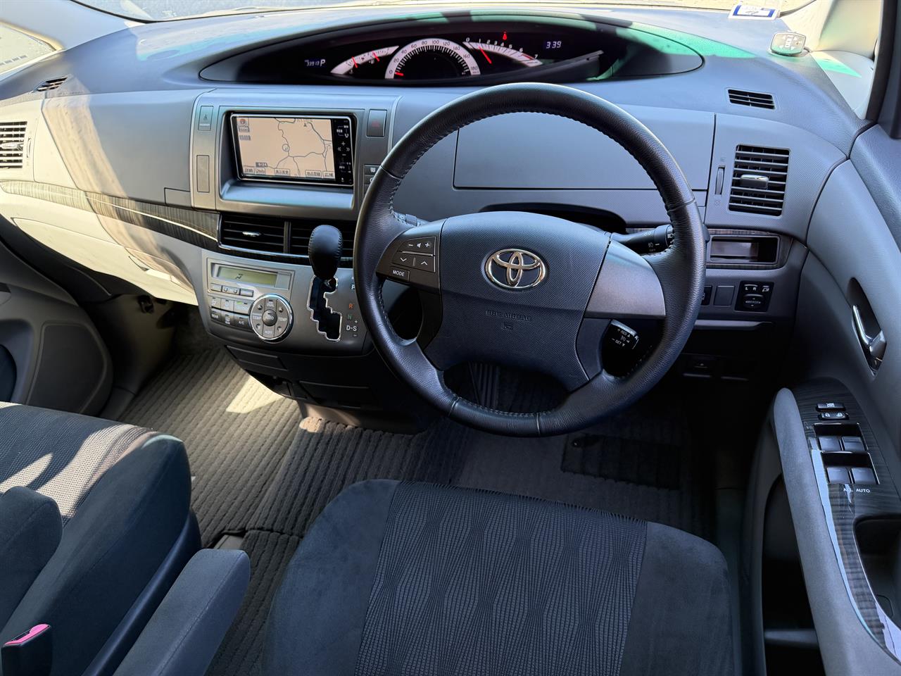 2009 Toyota Estima JDM car for sale — photo 10 of 19