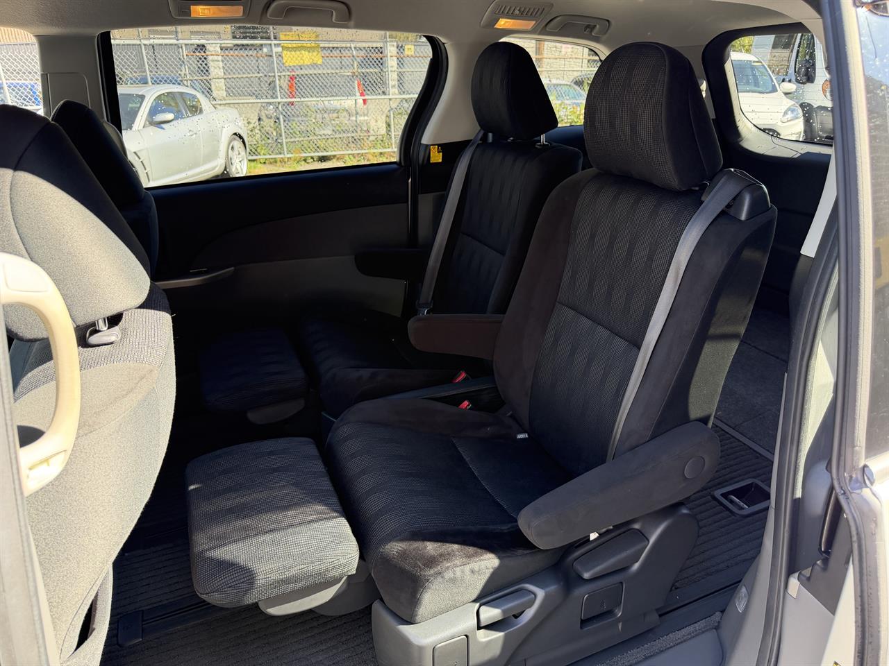 2009 Toyota Estima JDM car for sale — photo 13 of 19