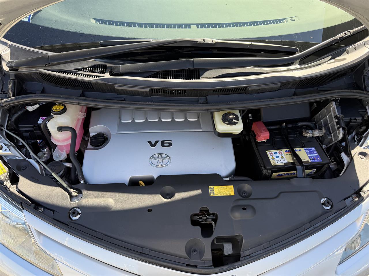 2009 Toyota Estima JDM car for sale — photo 16 of 19