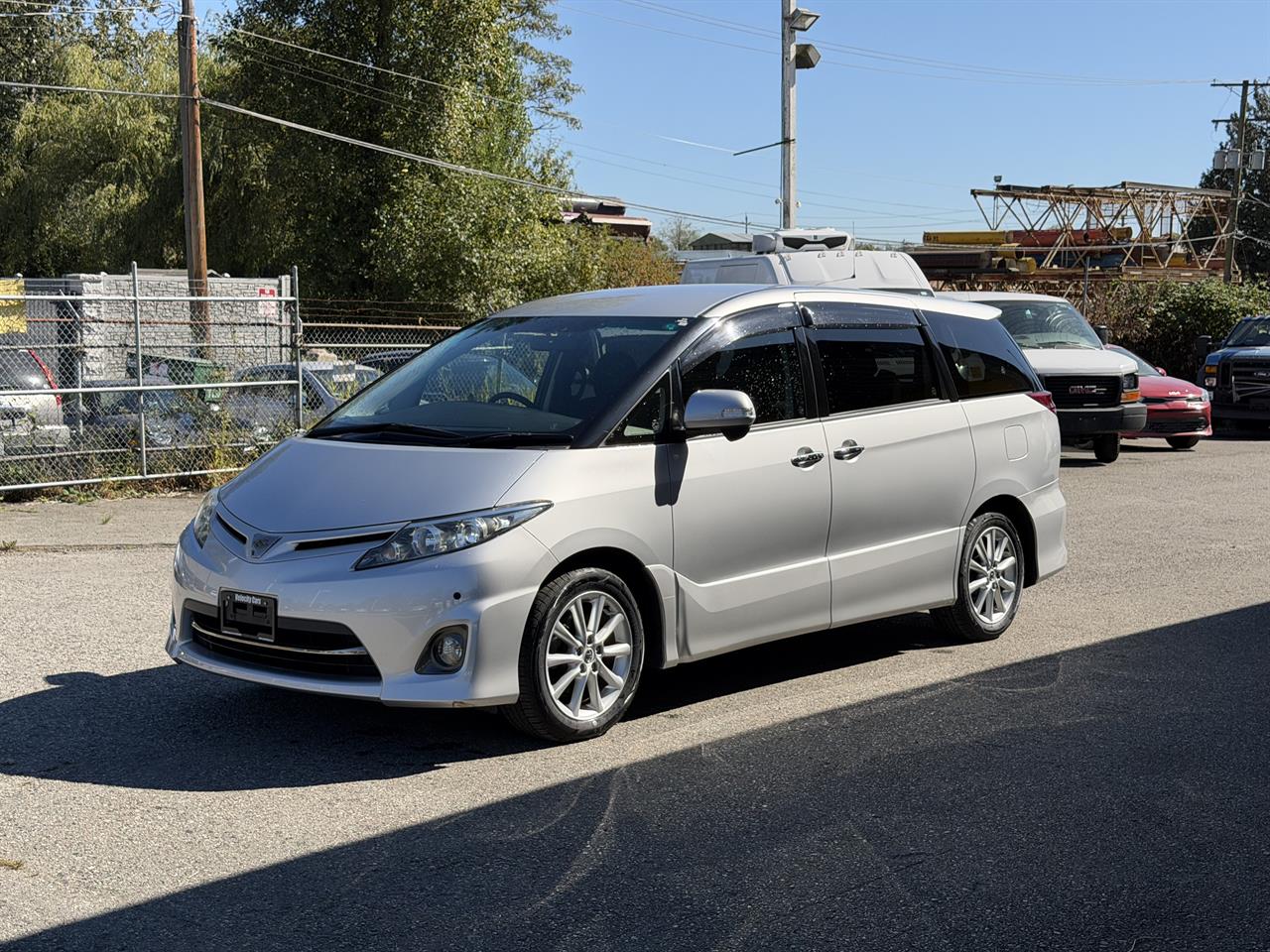 2009 Toyota Estima JDM car for sale — photo 3 of 19