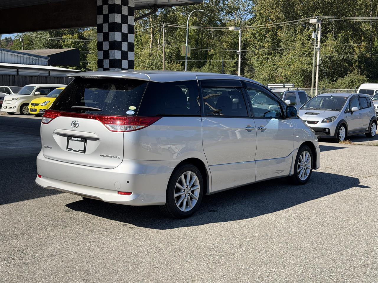 2009 Toyota Estima JDM car for sale — photo 7 of 19