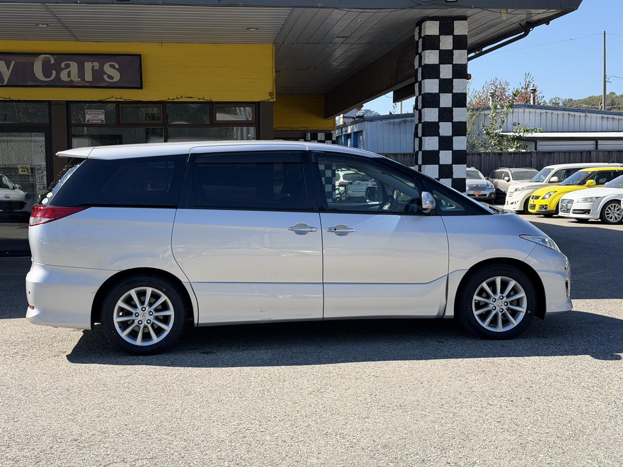2009 Toyota Estima JDM car for sale — photo 8 of 19