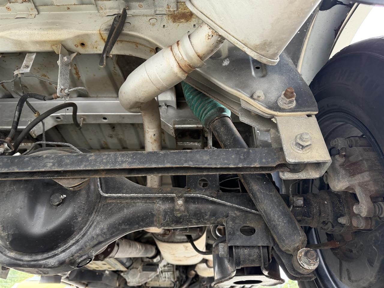 2004 Mitsubishi Delica JDM car for sale — photo 15 of 17